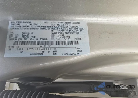 2018 Ford Focus Sel z USA, uszkodzony, nr VIN 1FADP3H2XJL214441